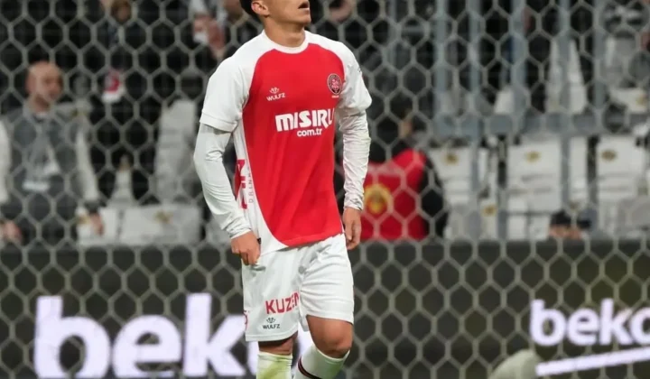 Racing Club suma una nueva pieza a su plantel con la llegada del mediocampista Matías Kranevitter. El volante central, de 33 años, se conver