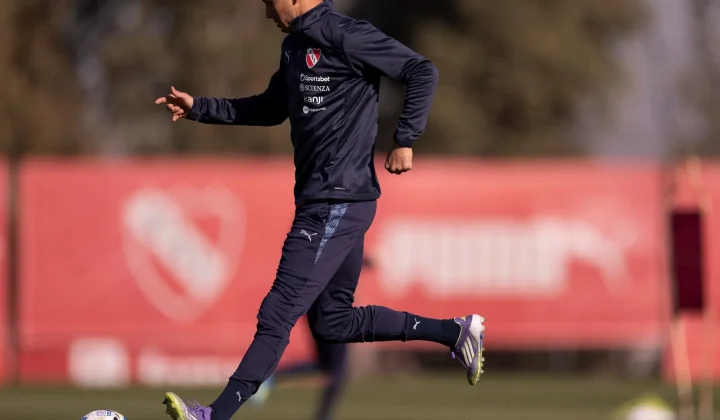 Maxi Meza regresa a Independiente con la mira puesta en la Libertadores 2027