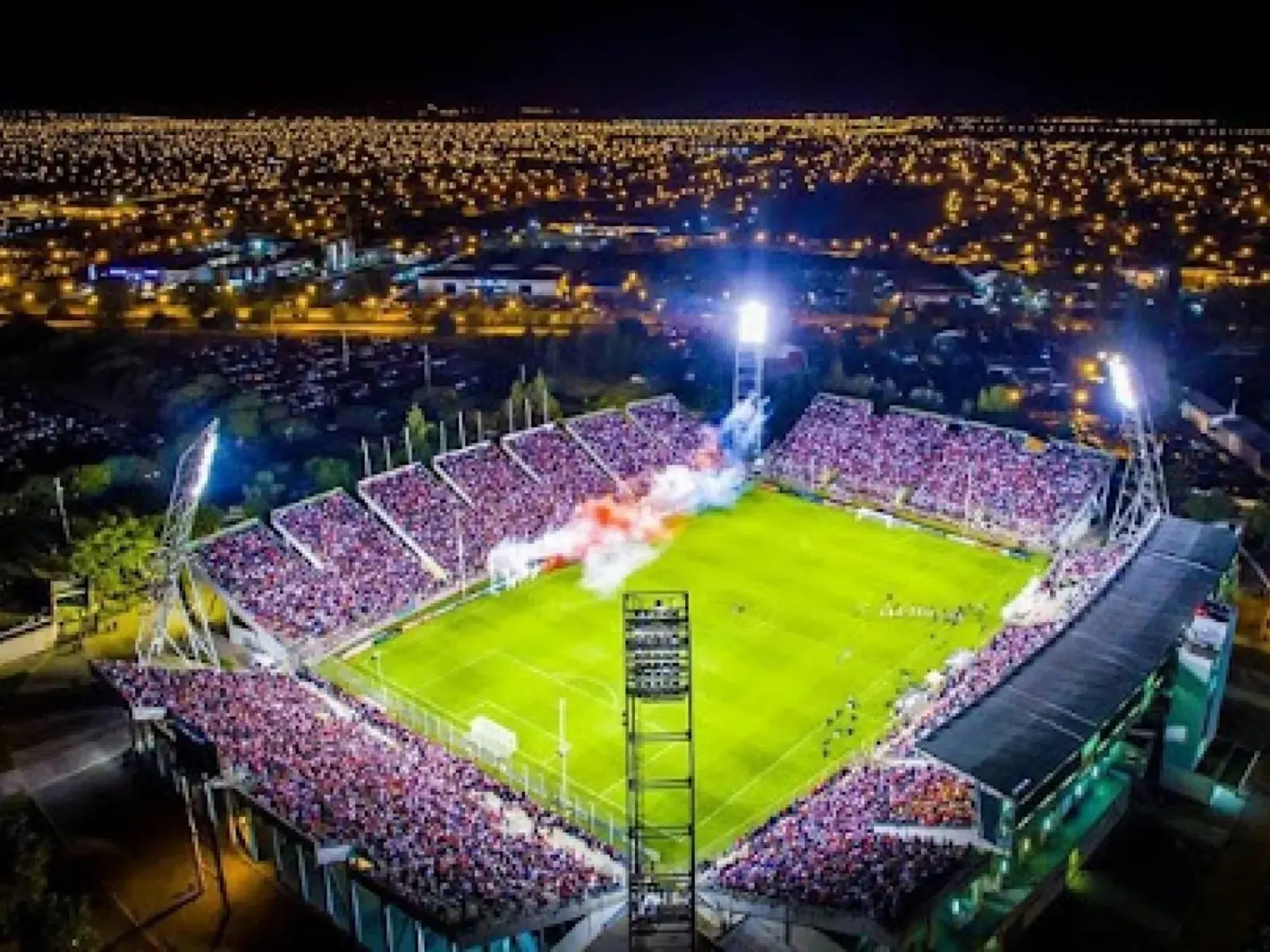 Vista general del Estadio Padre Martearena en Salta, Argentina.