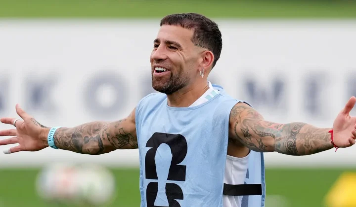Mientras se prepara para afrontar los desafíos de la Copa del Mundo con la Selección Argentina, Nicolás Otamendi no pierde de vista su futur