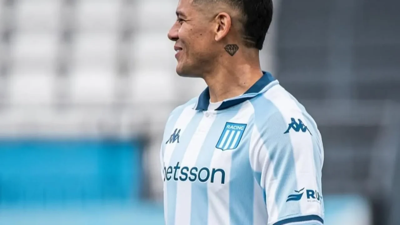 Marcos Rojo, entre la vigencia en Racing y la tentación de volver a sus orígenes