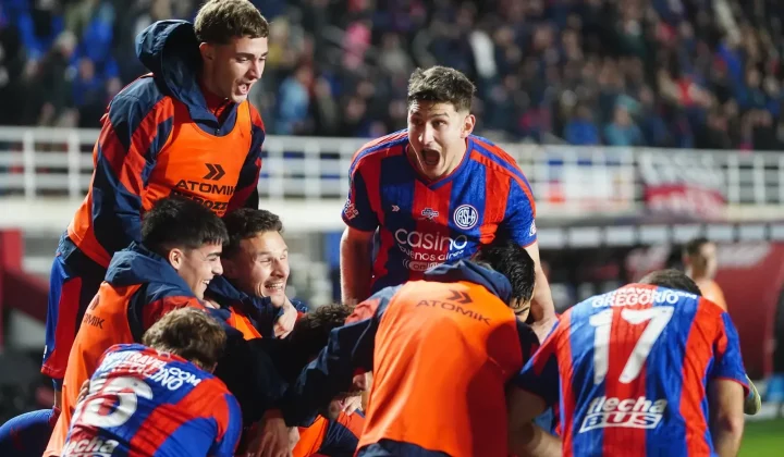 San Lorenzo consiguió su primer triunfo en la era Pipo Gorosito: gol de Auzmendi y las notas del plantel