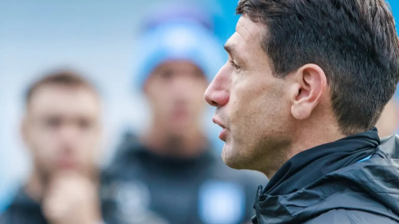 Sebastián Romero asumió como DT interino de Racing: estilo y juveniles promovidos