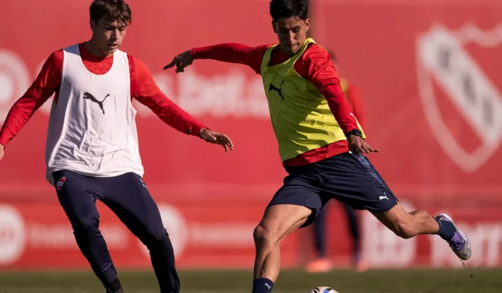 El plantel profesional de Independiente ha iniciado su puesta a punto para el Torneo Clausura, bajo la intensa supervisión de Gustavo Quinte