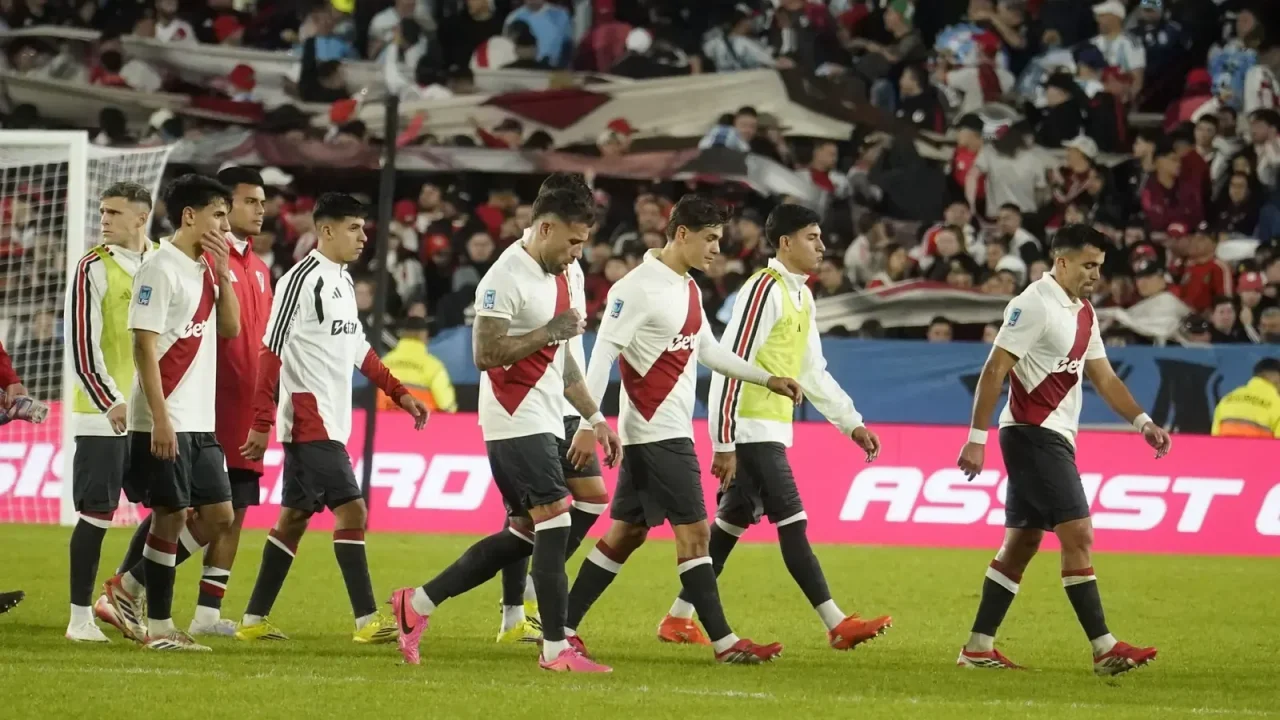 Encuesta Olé: ¿jugadores, técnico o dirigencia? El debate por el mal momento de River