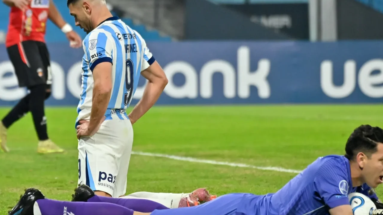 Adrián Martínez recibió dos fechas de suspensión por su expulsión ante Rosario Central