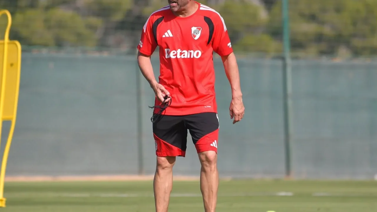 Los cambios que evalúa Coudet para enderezar el rumbo de River ante Gimnasia