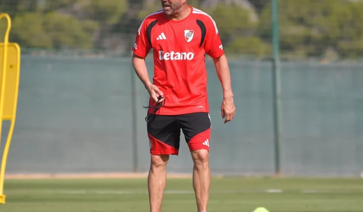 Los cambios que evalúa Coudet para enderezar el rumbo de River ante Gimnasia