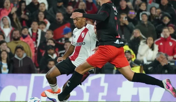 El emotivo debut de Jonathan Spiff en River y un récord insólito