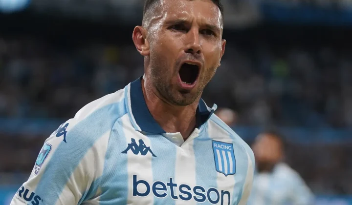 Racing Club se prepara para su debut en el Torneo Clausura, pero el entrenador Juan Pablo Vojvoda se enfrenta a un desafío inmediato: la aus