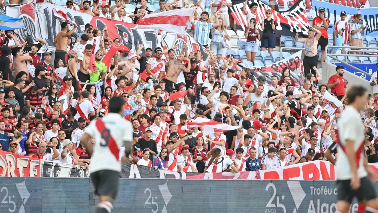 River empata con Flamengo en amistoso: Coudet evalúa refuerzos y juveniles