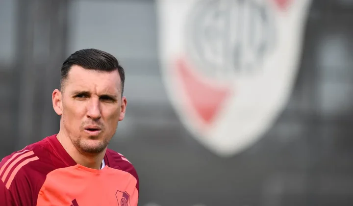 River Plate oficializó la salida de Franco Armani, uno de los arqueros más importantes y laureados de su historia. El club emitió un comunic
