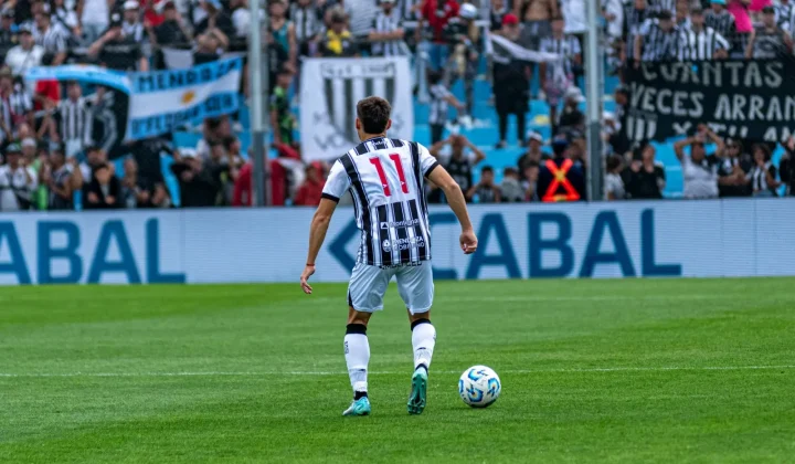Mercado de pases del fútbol argentino: qué está confirmado y qué sigue sin señales firmes