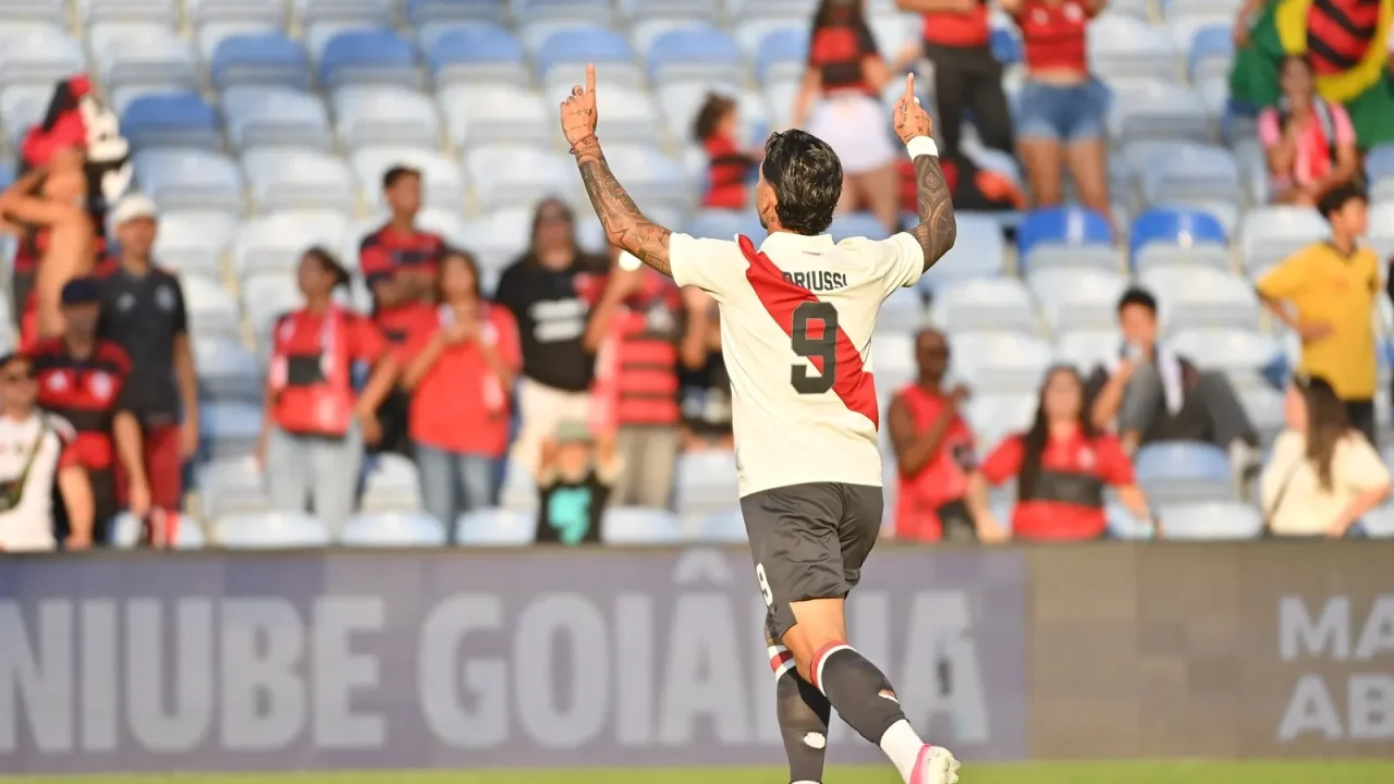 River Plate inició su camino de pretemporada con un empate 2-2 ante Flamengo, en un encuentro disputado en el Estadio Algarve de Portugal. E