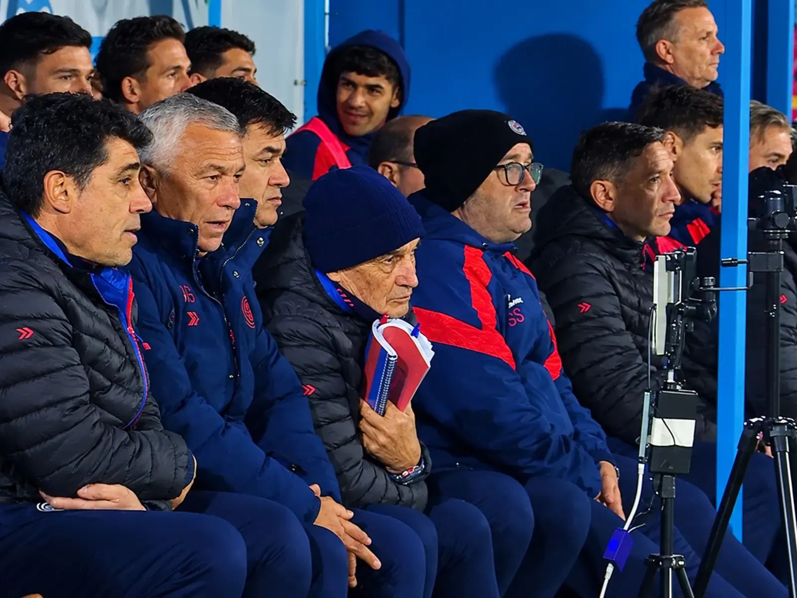 Néstor Gorosito durante un partido como director técnico de San Lorenzo.