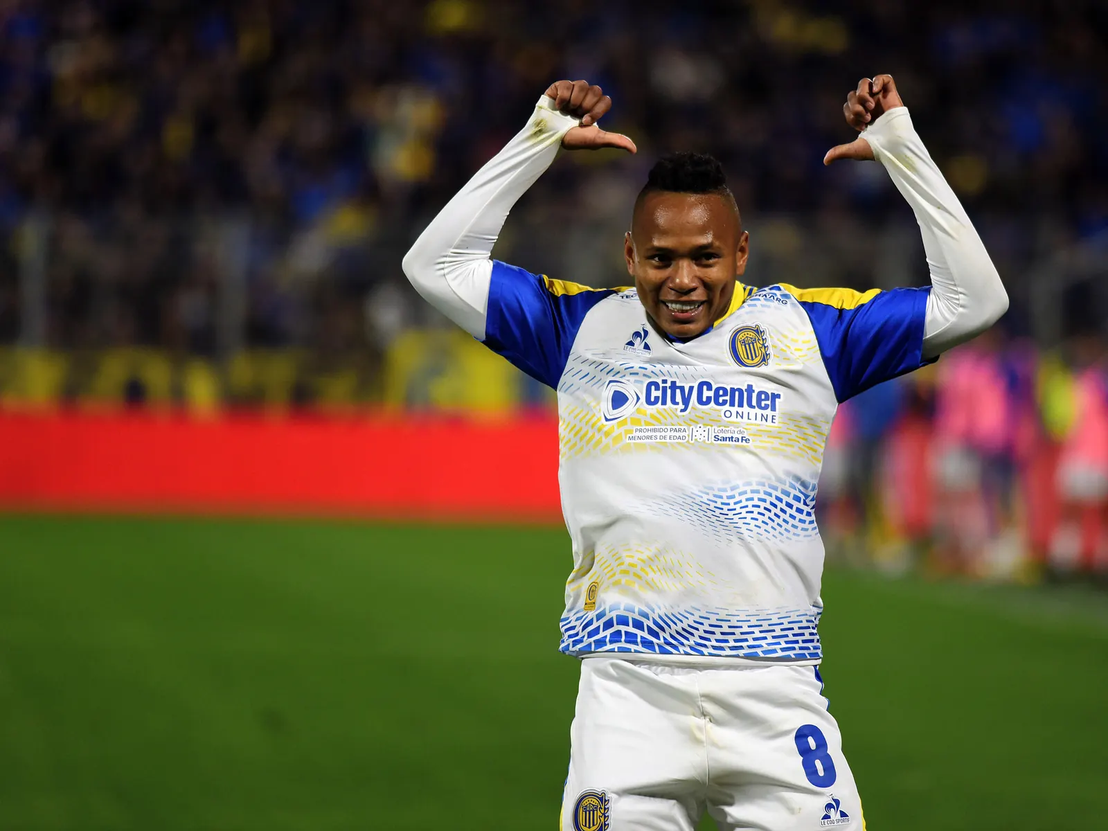 Jáminton Campaz festeja el gol del triunfo de Rosario Central ante Aldosivi