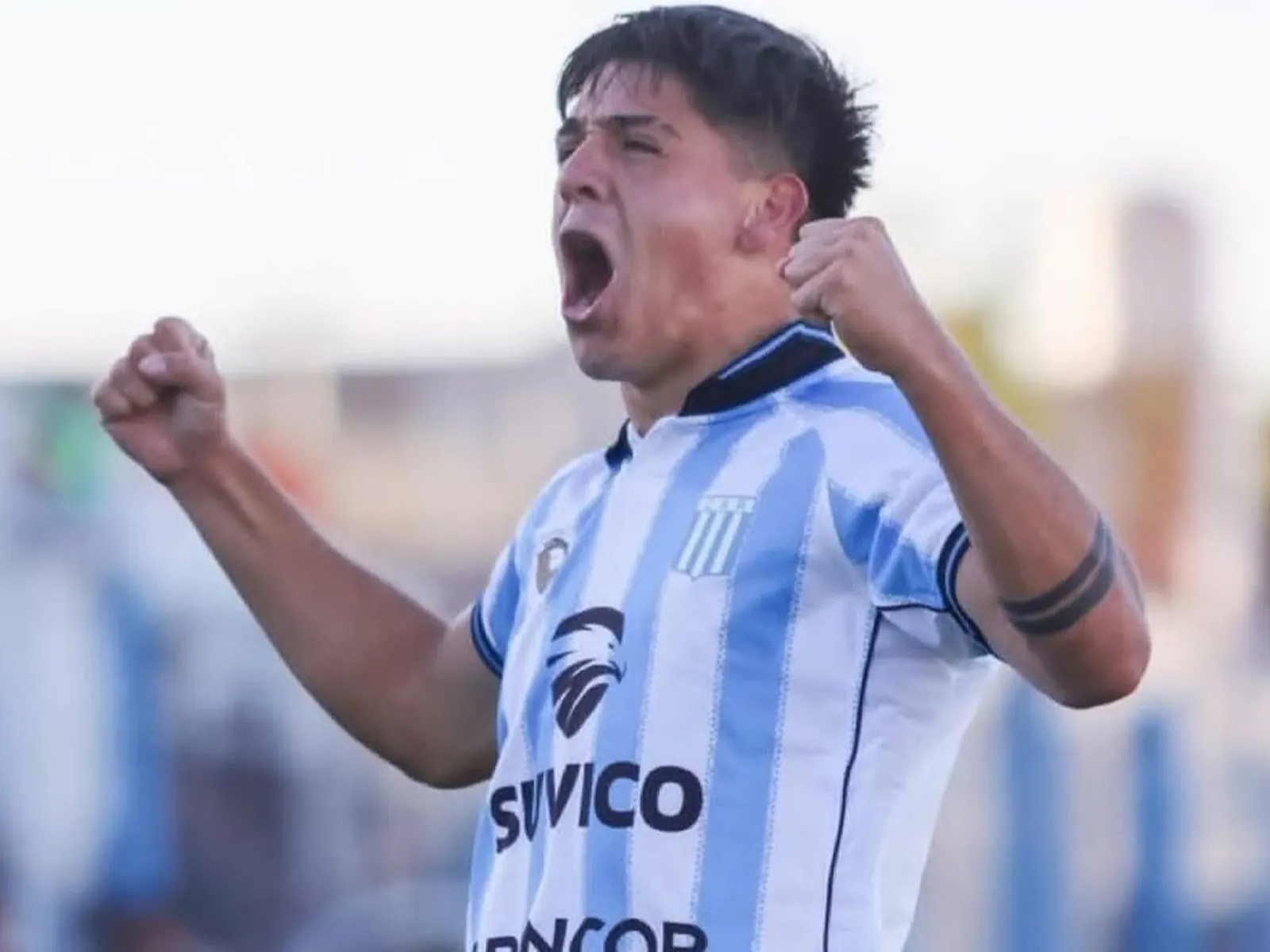 Leandro Córdoba durante un partido de Racing de Córdoba en la Primera Nacional