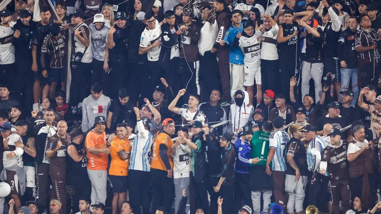 Platense consigue la reducción de su sanción y podrá tener público ante Argentinos Juniors