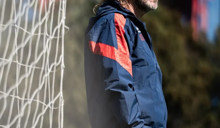 Insua espera hasta último momento por Farías para el duelo clave ante Newell’s